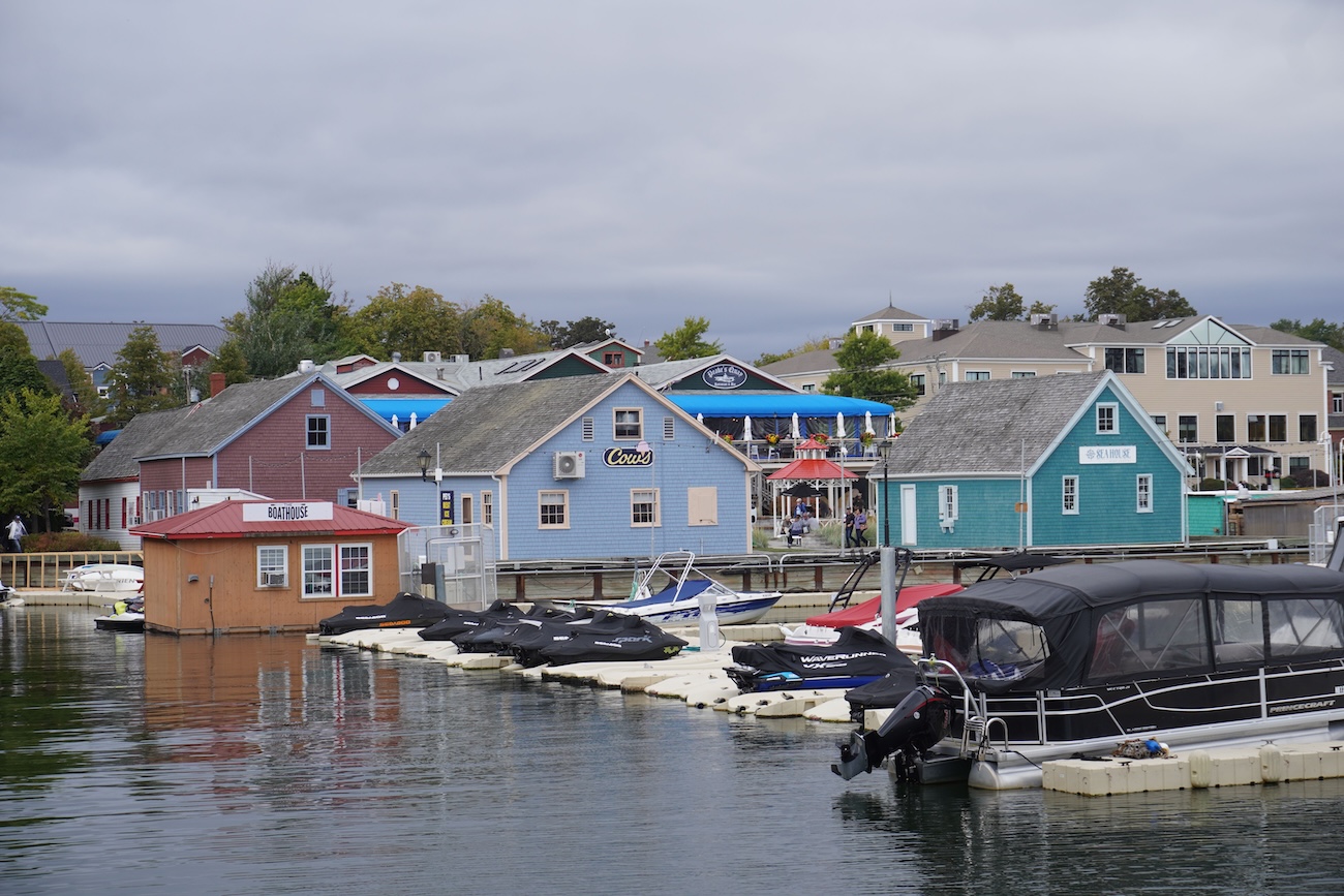 Muskoka Wharf area with restaurants in Gravenhurst Ontario