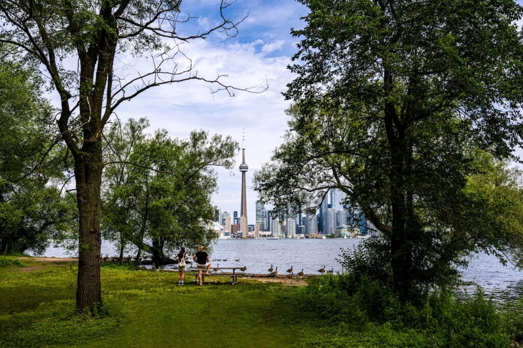 Free things to do with kids in Ontario 2026 – happy family enjoying budget outdoor activities and parks